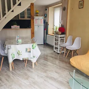  Hébergement de vacances Petite Maison Au Cœur De L Auvergne France