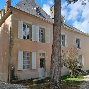  Hébergement de vacances Du Château De Chevannes France